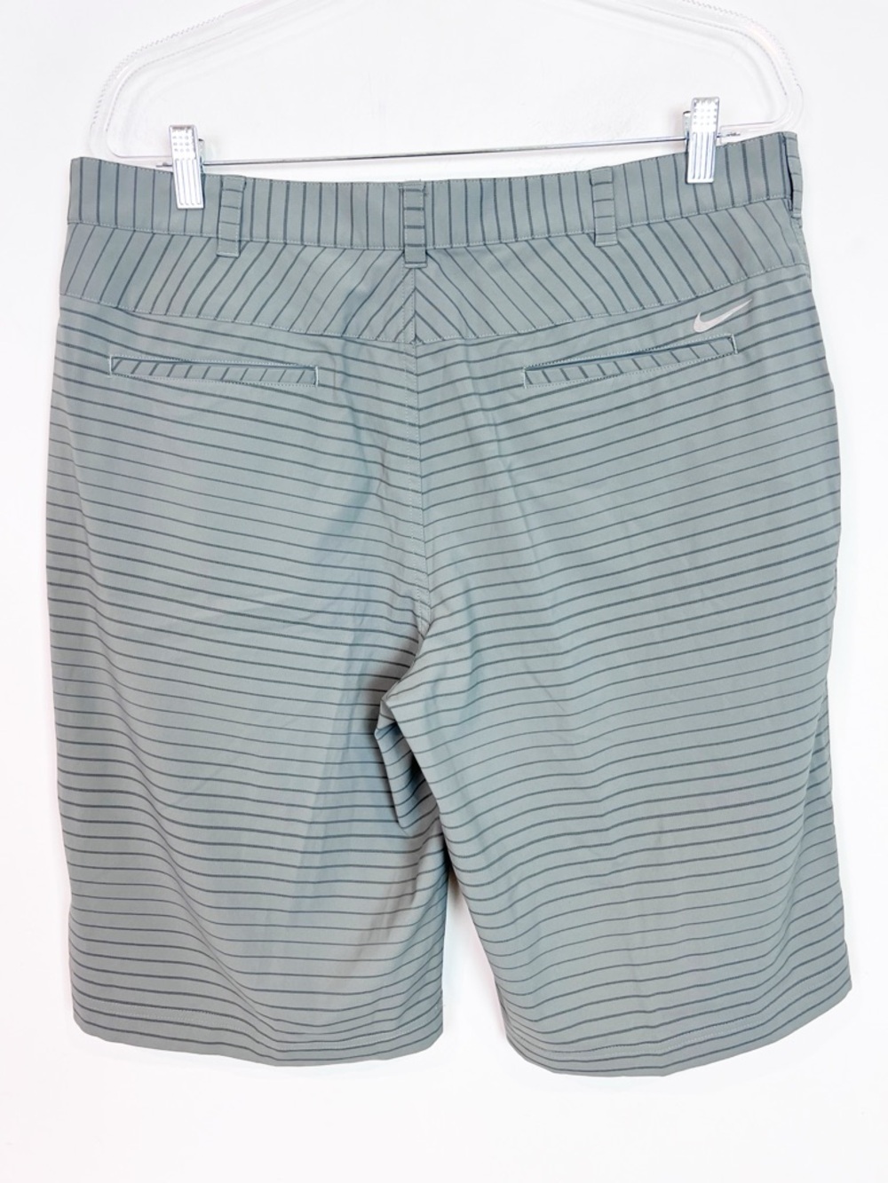NIKE GOLF TOUR PERFORMANCE GRAY STRIPE FLAT FRONT GOLF SHORTS MENS SZ 36 - Picture 3 of 5